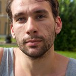 Portraitfoto von Simon